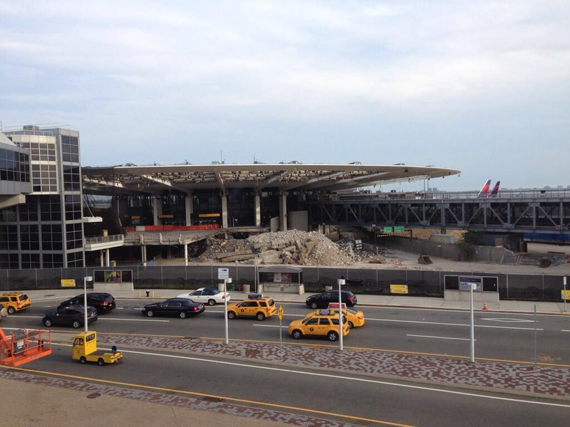 Illustration for article titled JFK's Retro-Futuristic Pan Am Terminal Is Slowly Being Demolished